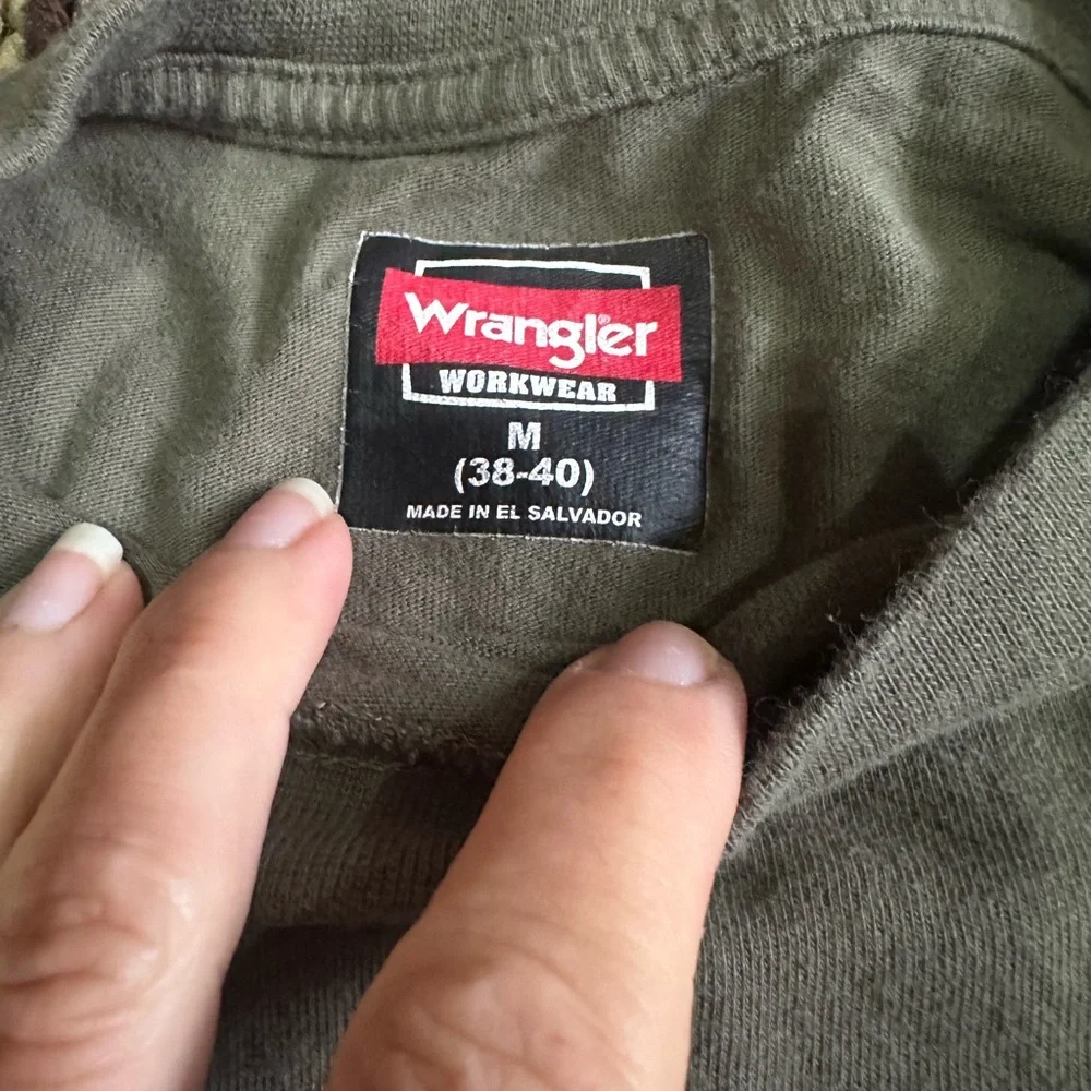 Wrangler Workwear Olive Tee - Picture 4 of 5
